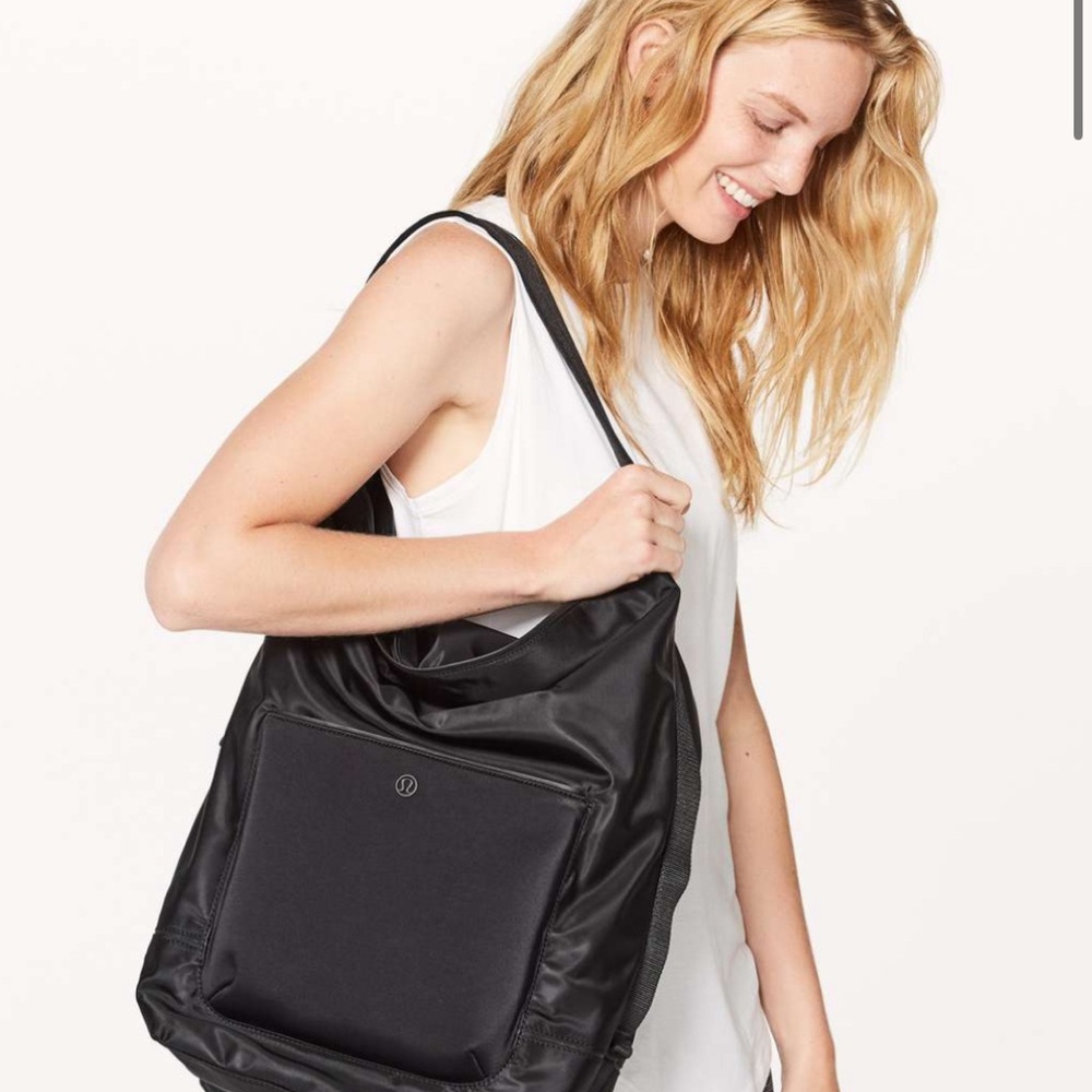 Lululemon All Set Hobo
Black NWOT🤩 - Picture 2 of 11